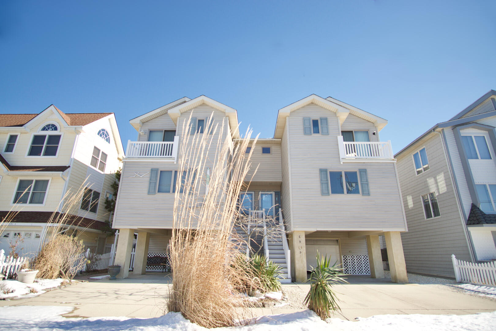 Long & Foster Vacation Rentals-6905 Pleasure Avenue North-image-1