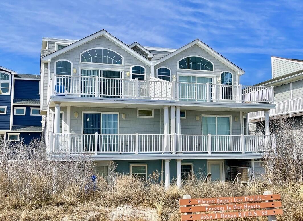 Long & Foster Vacation Rentals-5112 Marine Place South-image-1