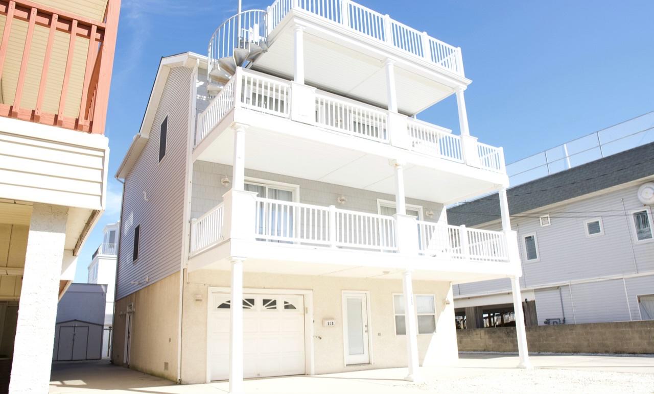 Long & Foster Vacation Rentals-13 42nd Street South-image-1