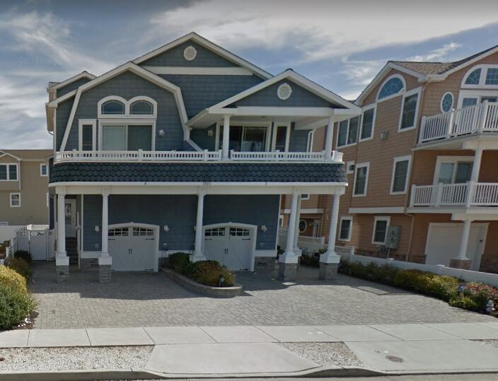 Long & Foster Vacation Rentals-7805 Central Avenue North-image-1