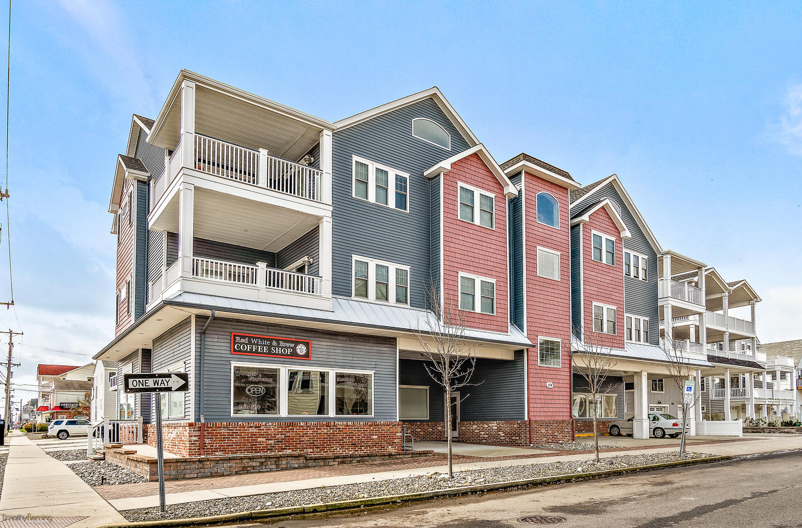 Long & Foster Vacation Rentals-104 36th Street #301-image-1