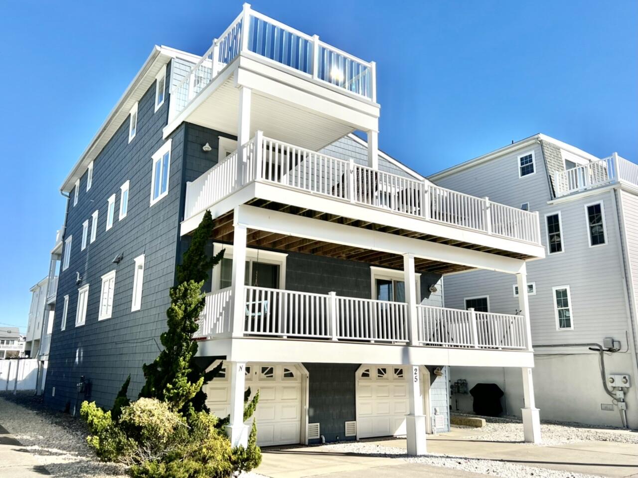 Long & Foster Vacation Rentals-25 49th Street North-image-1