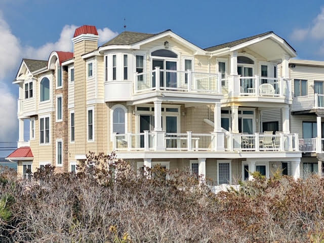 Long & Foster Vacation Rentals-33 24th Street South-image-1