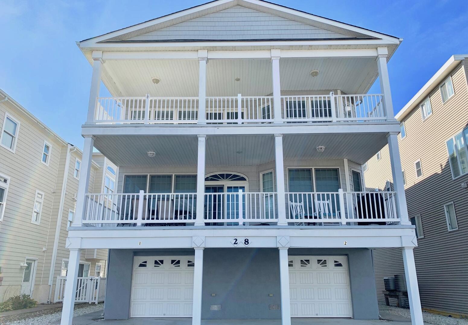 Long & Foster Vacation Rentals-28 62nd Street 2nd Floor-image-1