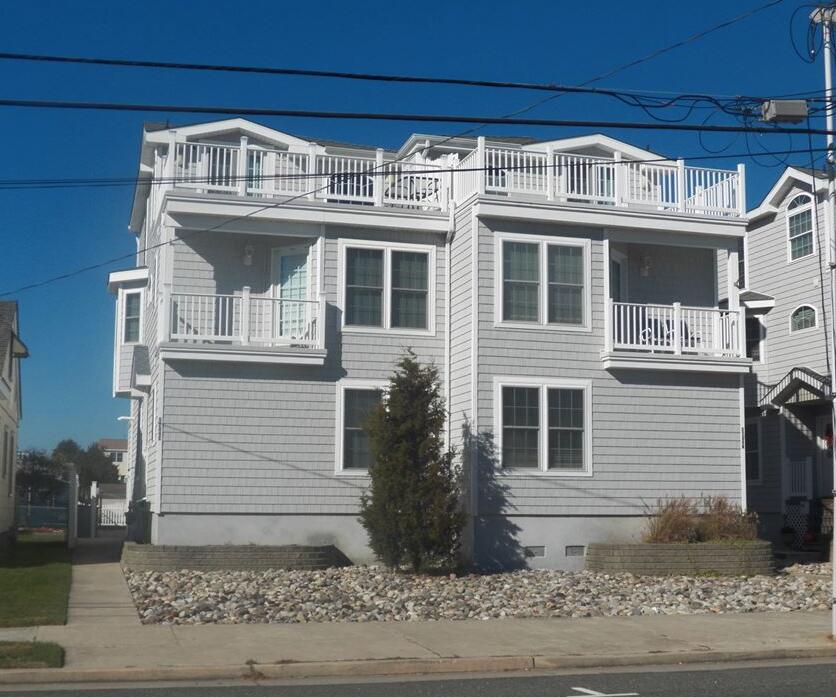 Long & Foster Vacation Rentals-5204 Landis Avenue South-image-1