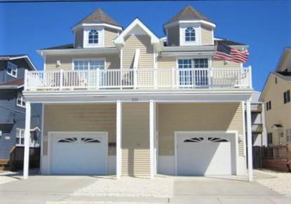 Long & Foster Vacation Rentals-225 39th Street East-image-1