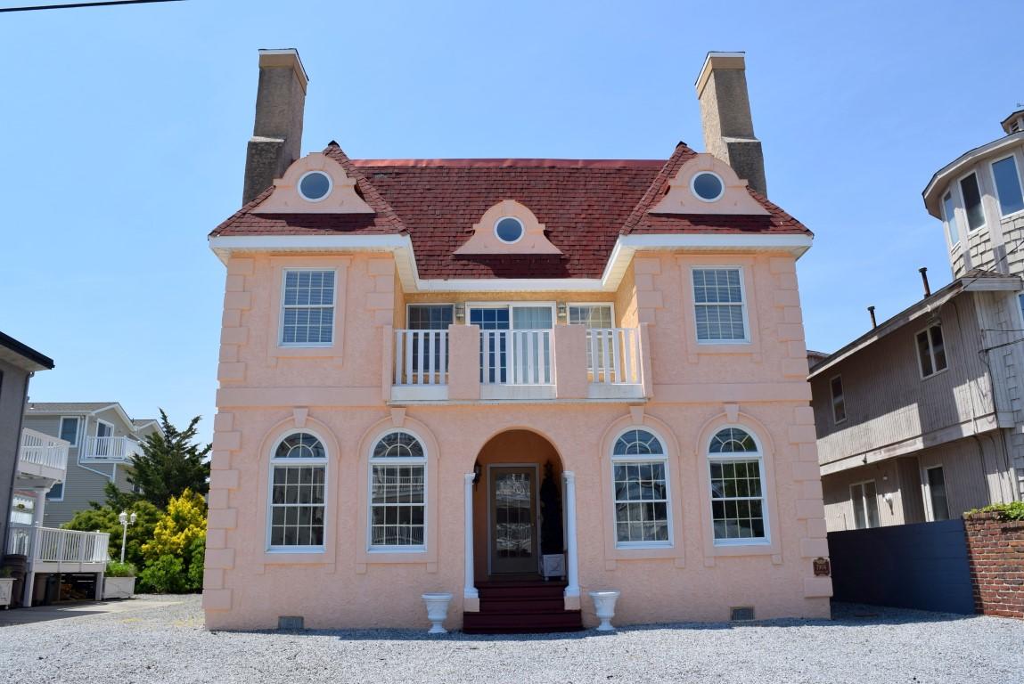Long & Foster Vacation Rentals-7904 Central Avenue East-image-1