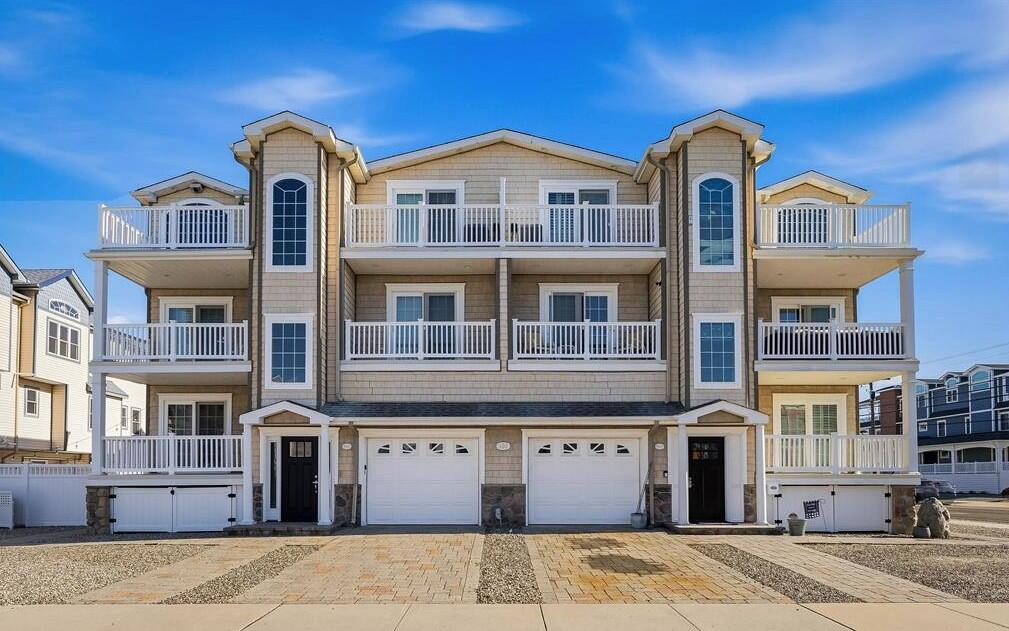 Long & Foster Vacation Rentals-105 49th Street West-image-1