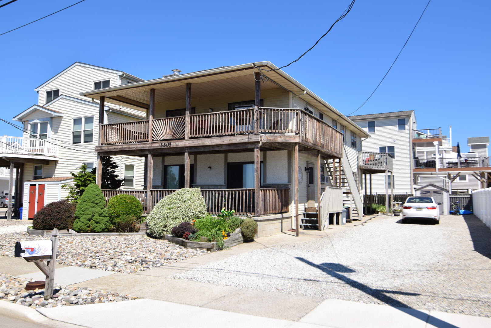 Long & Foster Vacation Rentals-5505 Roberts Avenue 1st Floor-image-1