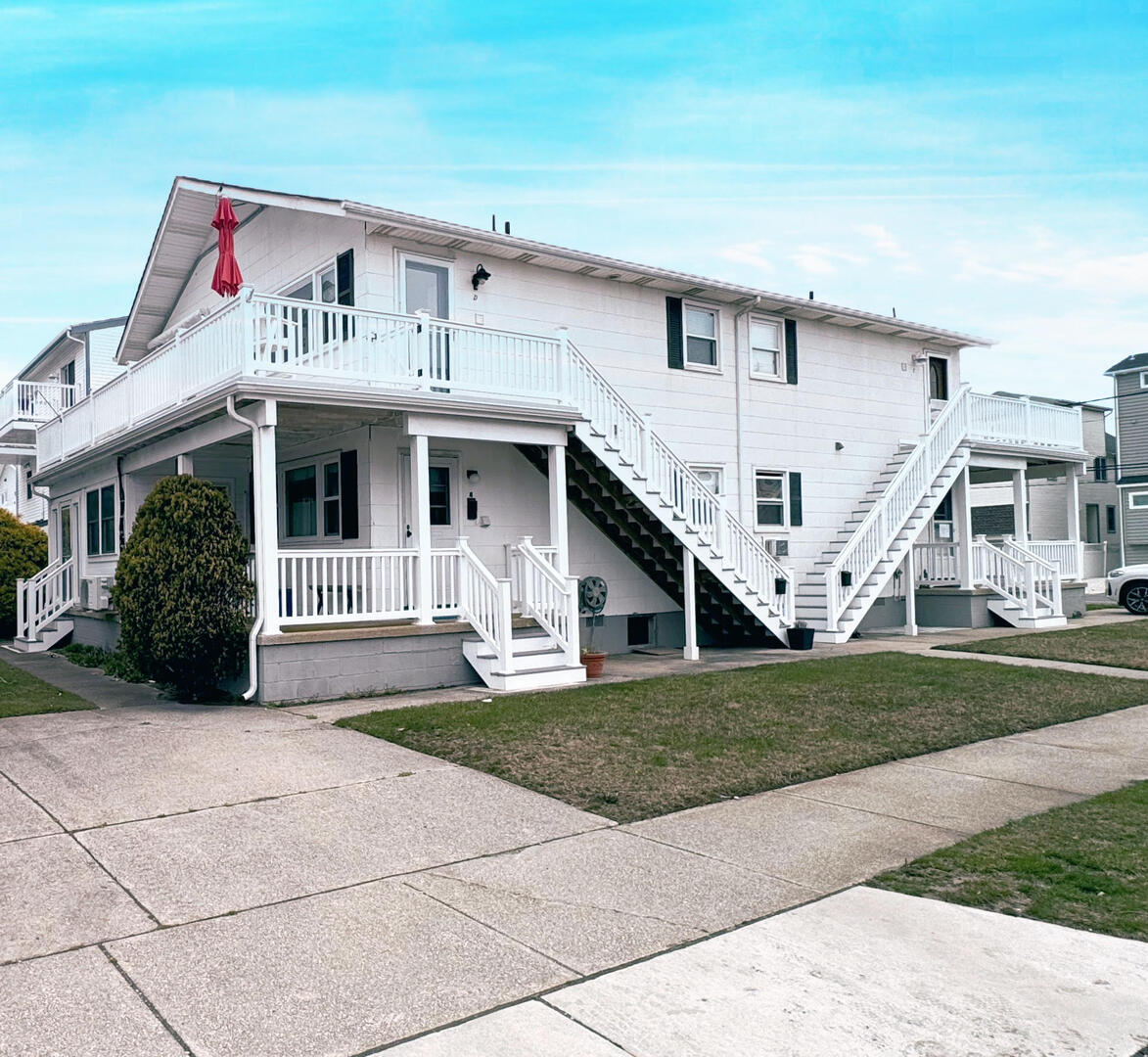 Long & Foster Vacation Rentals-5612 Landis Avenue 1st Floor-image-1