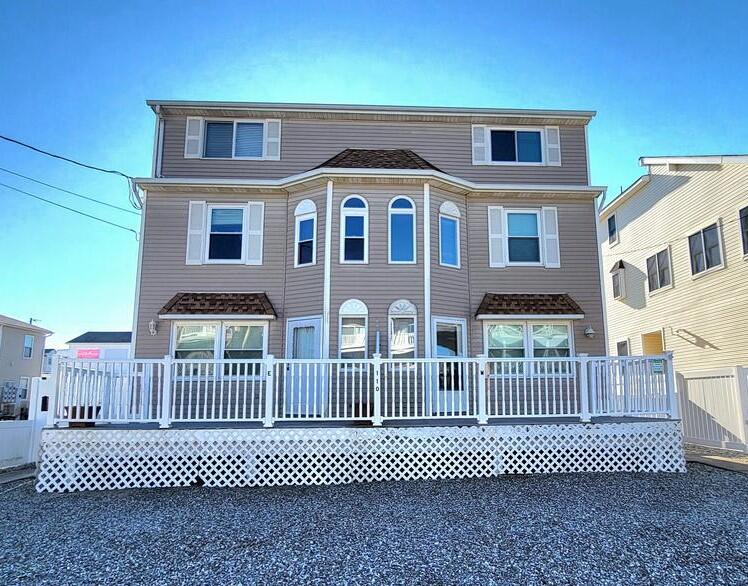 Long & Foster Vacation Rentals-110 49th Street East-image-1