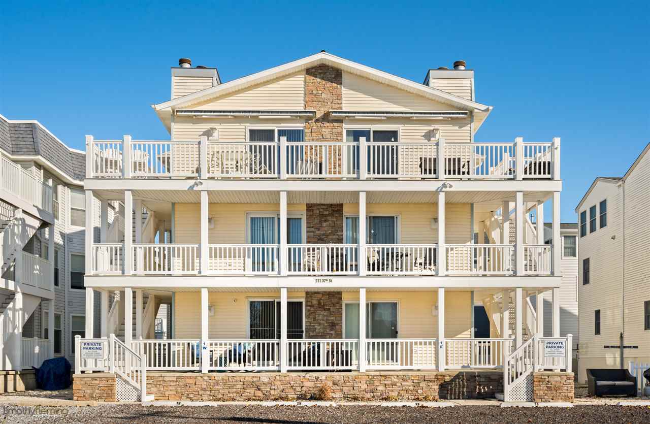 Long & Foster Vacation Rentals-111 37th Street 2E-image-1
