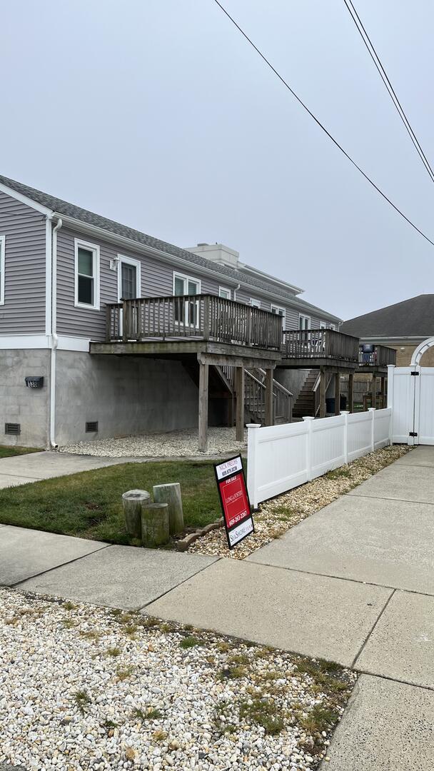 Long & Foster Vacation Rentals-138 40th Street Unit B-image-1