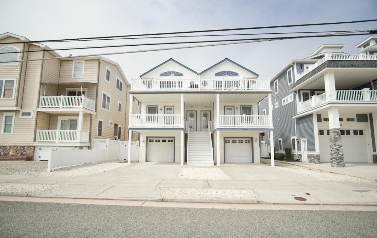 Long & Foster Vacation Rentals-4808 Landis Avenue North-image-1
