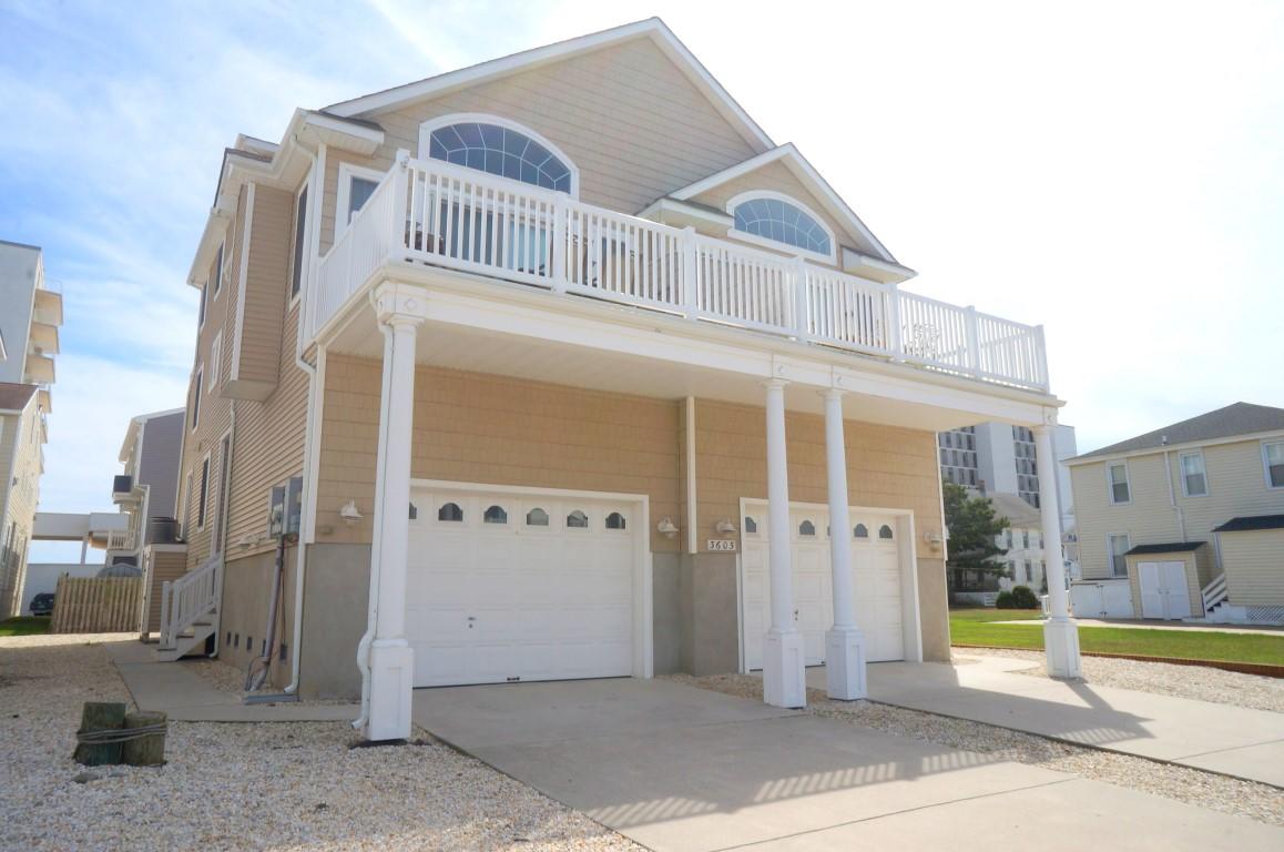 Long & Foster Vacation Rentals-3605 Landis Avenue North-image-1
