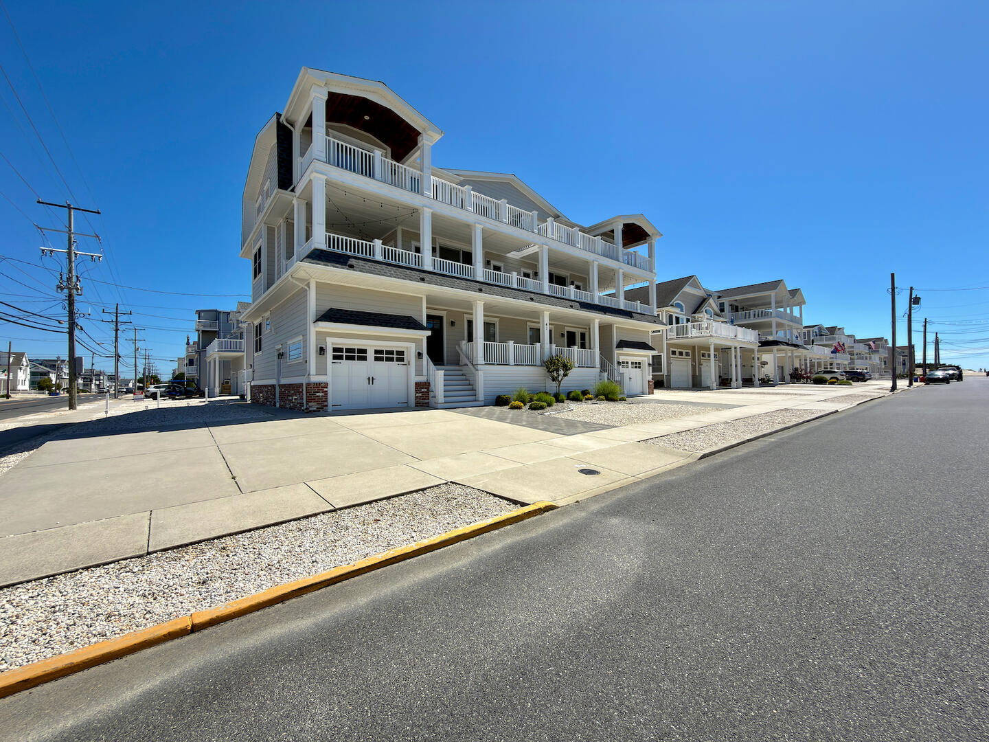 Long & Foster Vacation Rentals-41 75th Street West-image-1