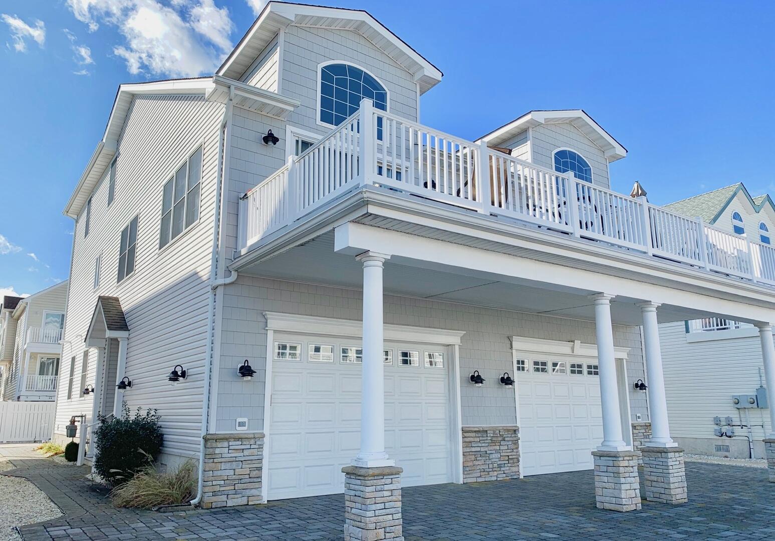 Long & Foster Vacation Rentals-230 77th Street East-image-1