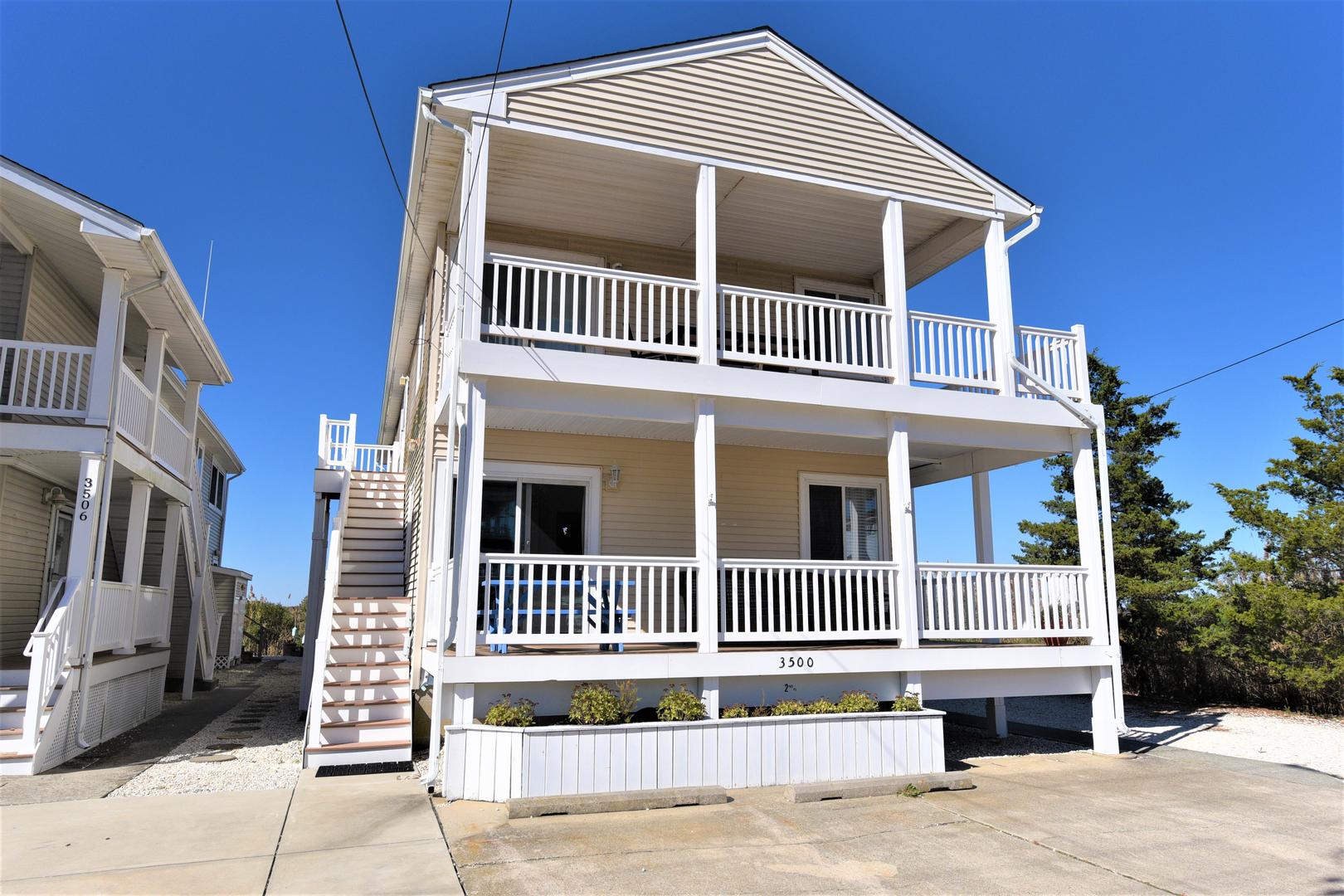 Long & Foster Vacation Rentals-3500 Central Avenue 2nd floor-image-1