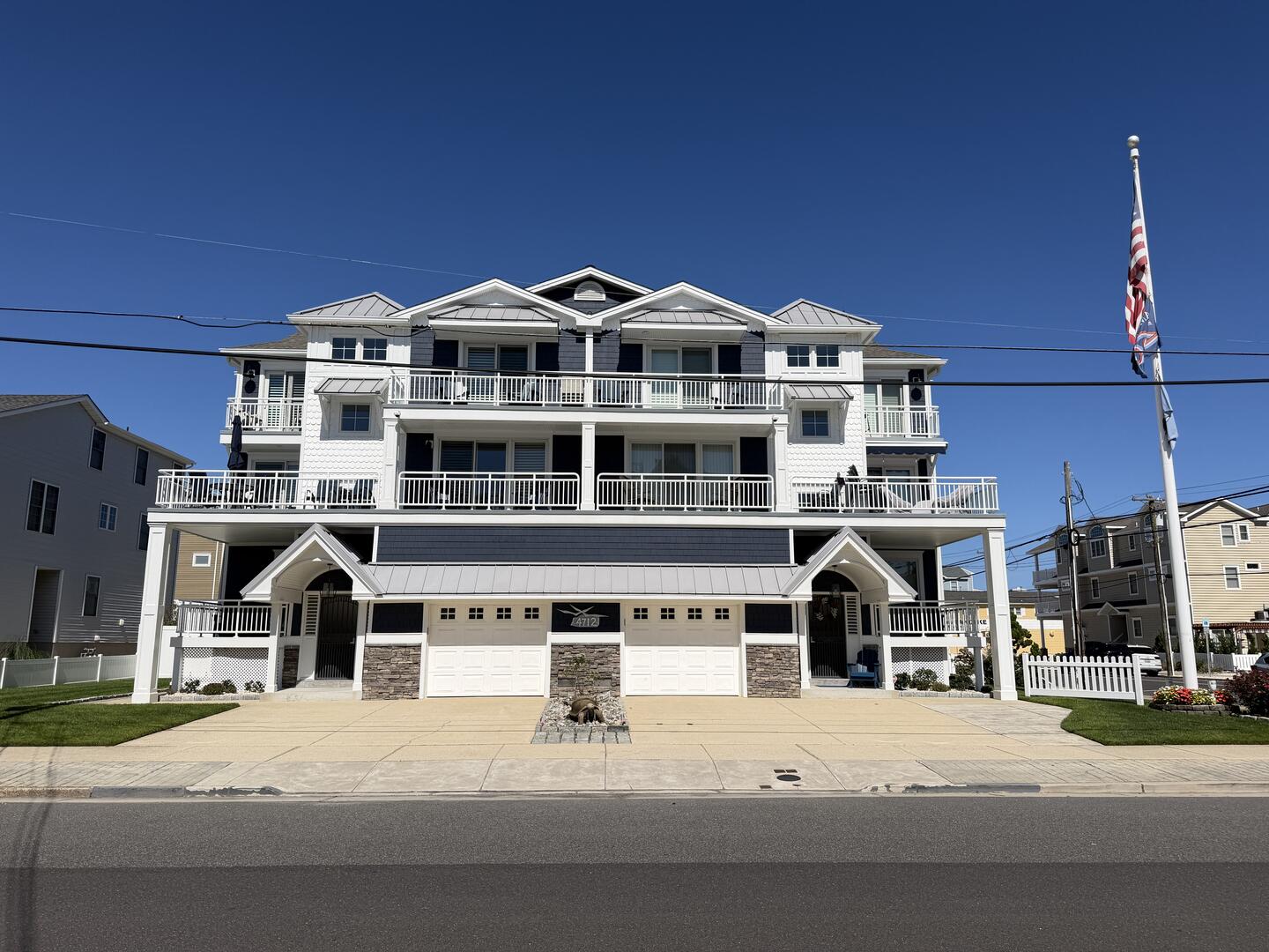 Long & Foster Vacation Rentals-4712 Landis Avenue West-image-1