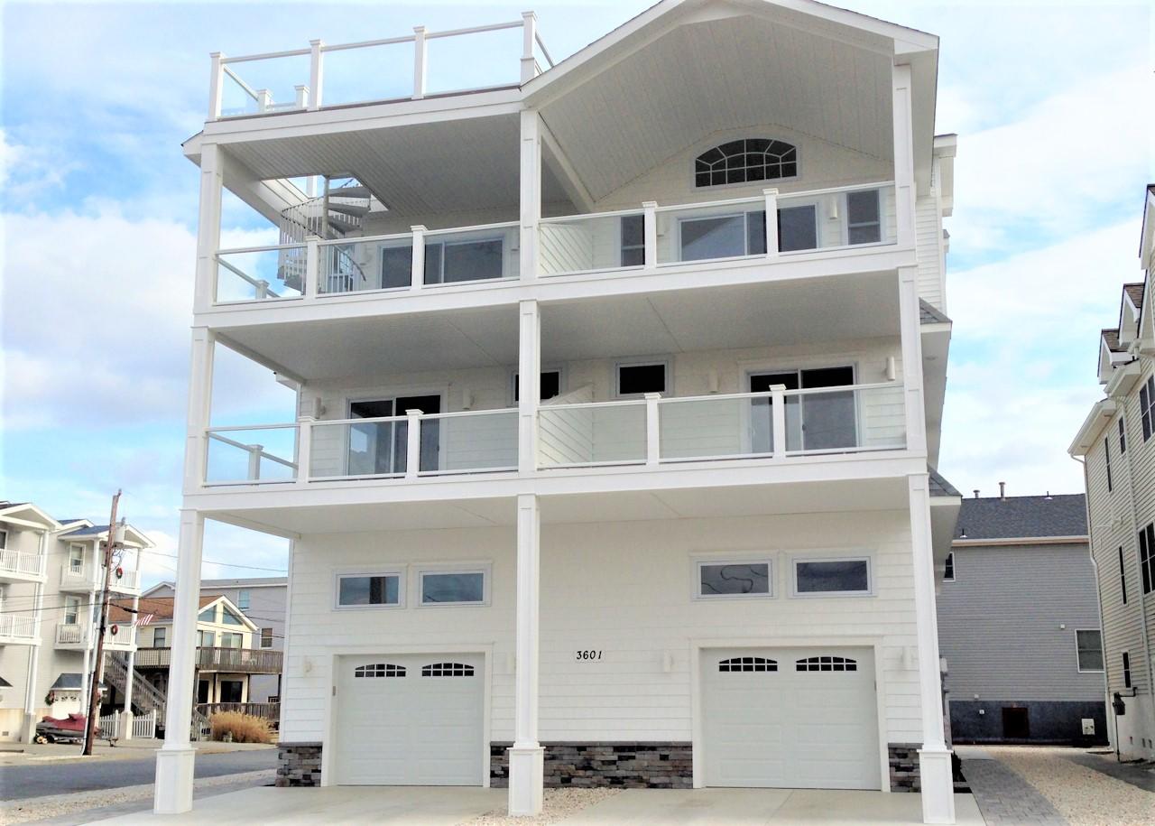 Long & Foster Vacation Rentals-3601 Cini Street South-image-1
