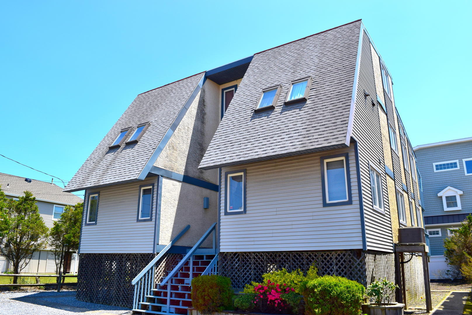 Long & Foster Vacation Rentals-3109 Landis Avenue South-image-1