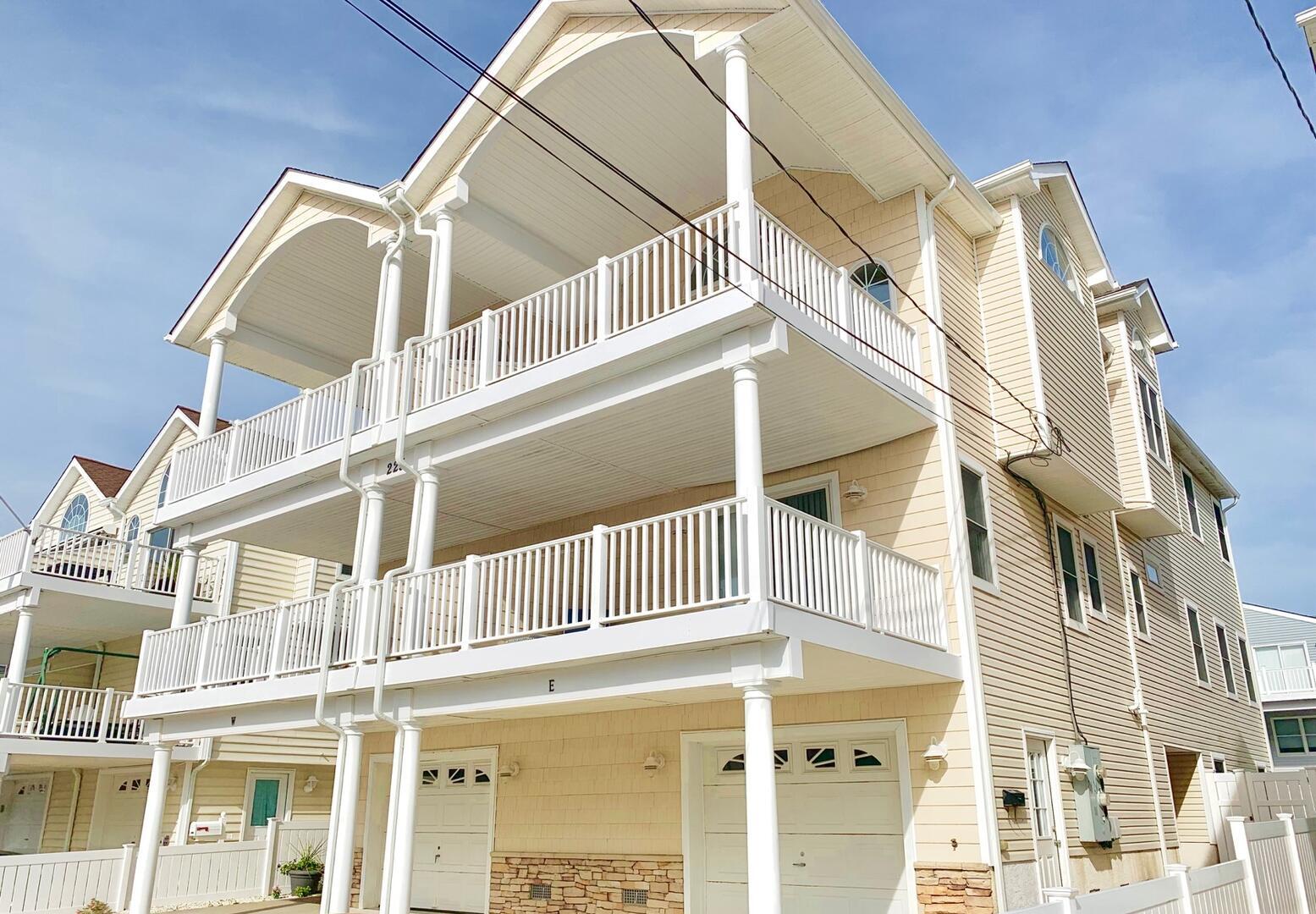 Long & Foster Vacation Rentals-225 78th Street East-image-1
