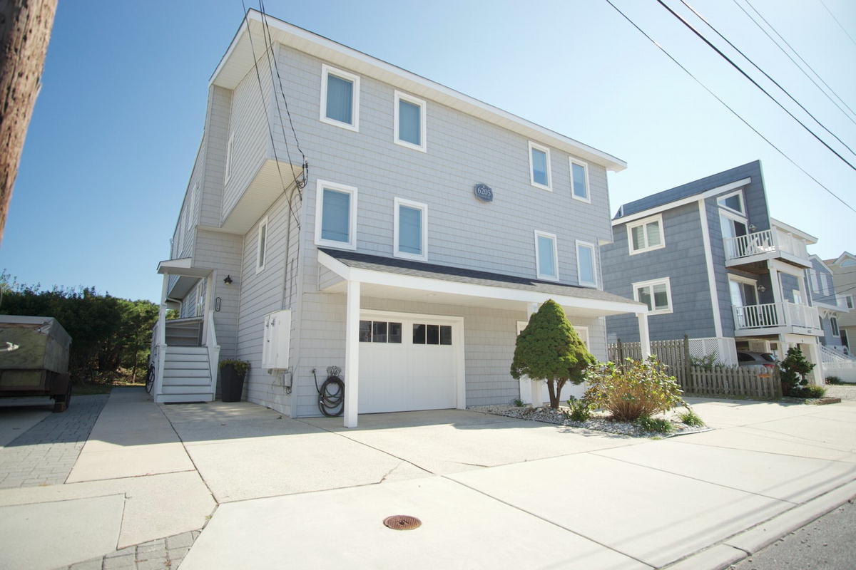 Long & Foster Vacation Rentals-6205 Pleasure Avenue North-image-1