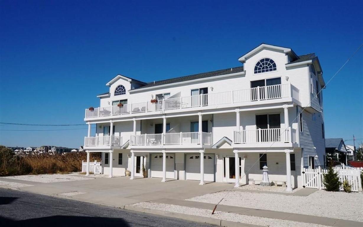 Long & Foster Vacation Rentals-205 50th Street West-image-1