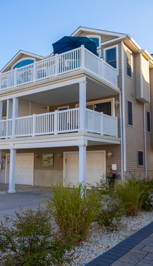 Long & Foster Vacation Rentals-114 54th Street West-image-1