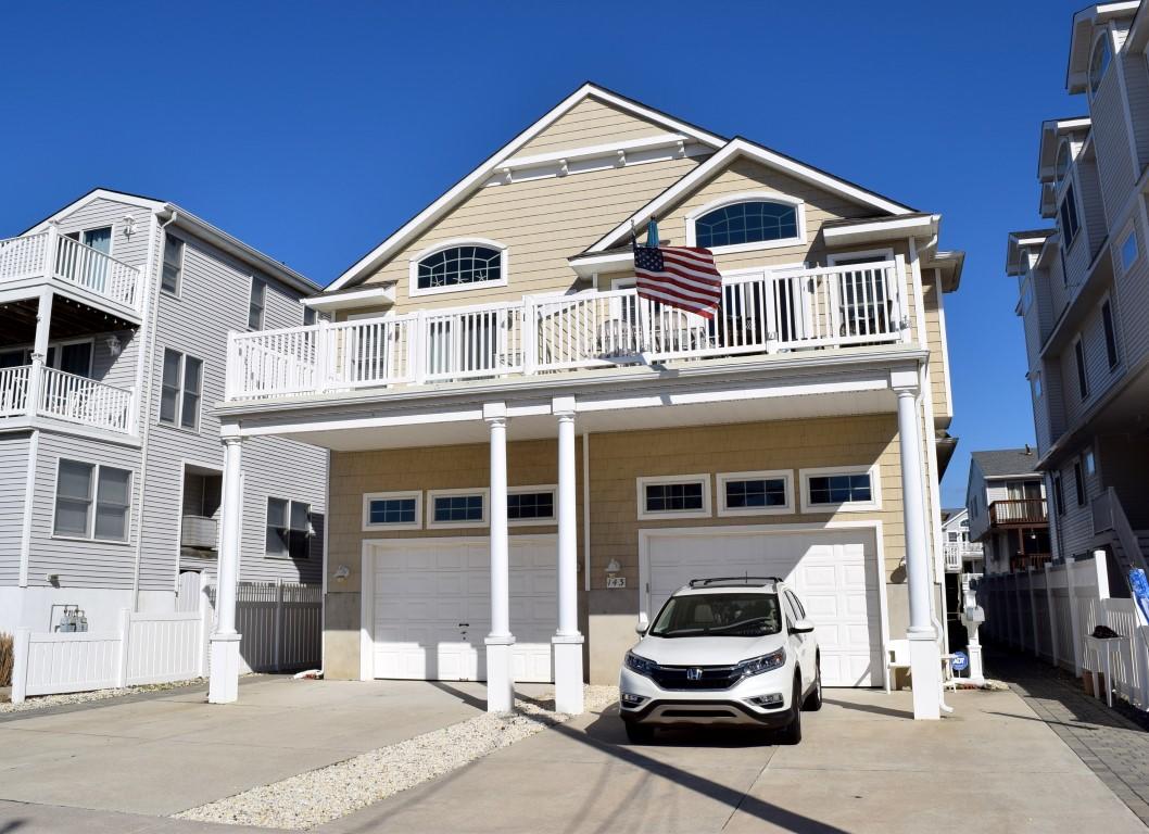 Long & Foster Vacation Rentals-143 47th Street East-image-1
