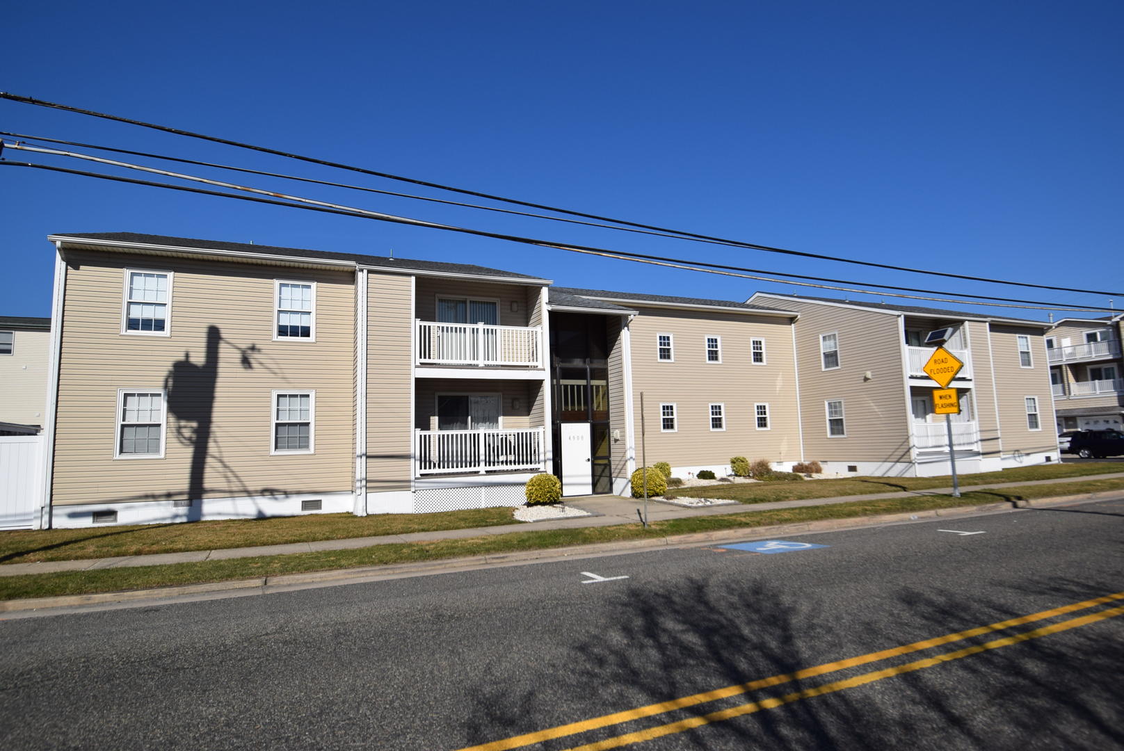 Long & Foster Vacation Rentals-4900 Landis Avenue #203-image-1