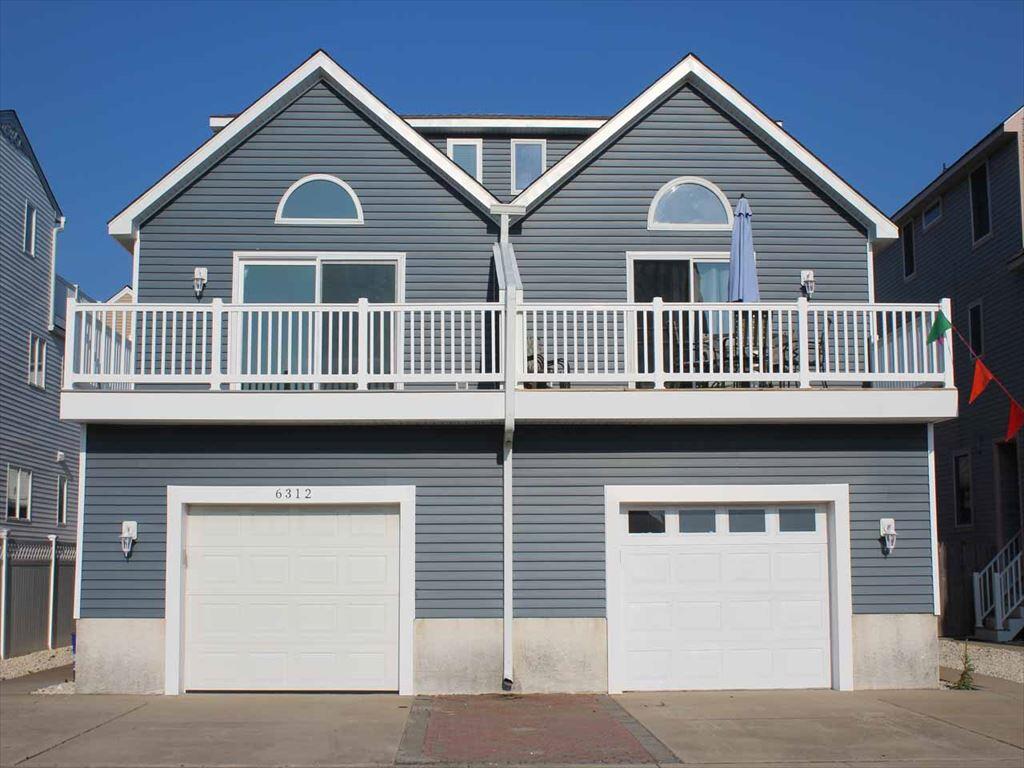 Long & Foster Vacation Rentals-6312 Emmeus Road North-image-1