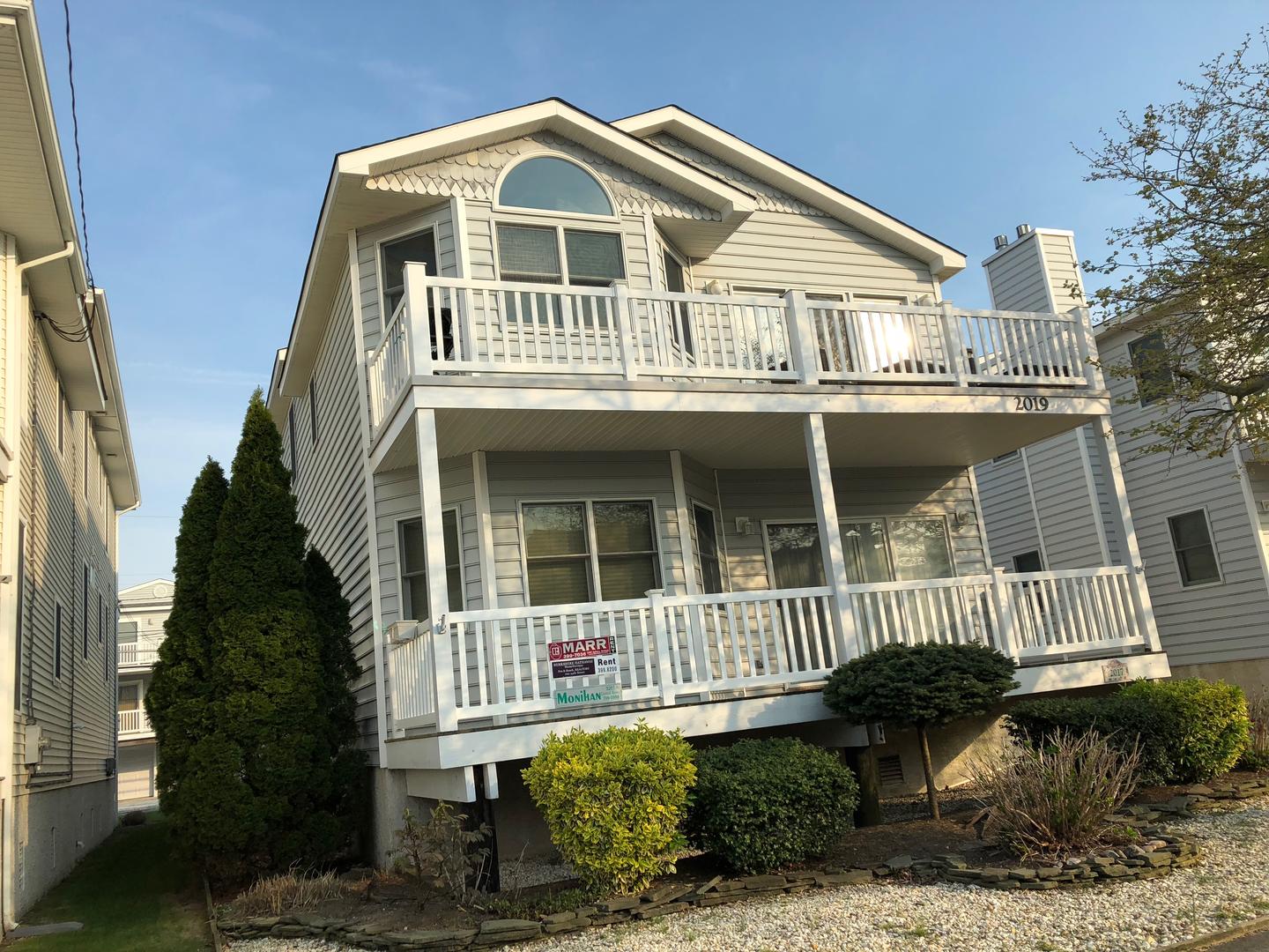 Long & Foster Vacation Rentals-2019 Central Avenue 2nd Floor-image-1