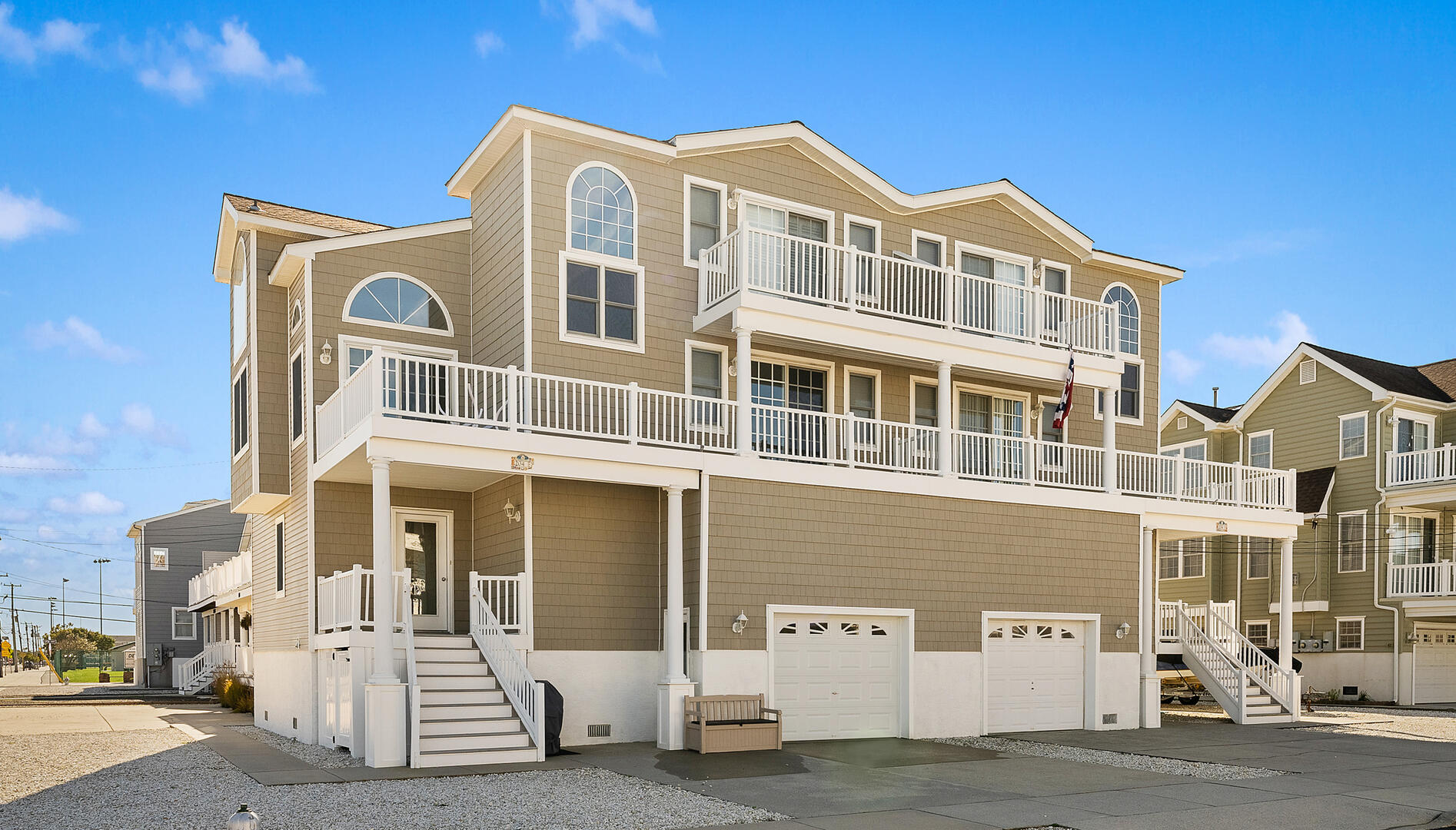 Long & Foster Vacation Rentals-204 58th Street East-image-1