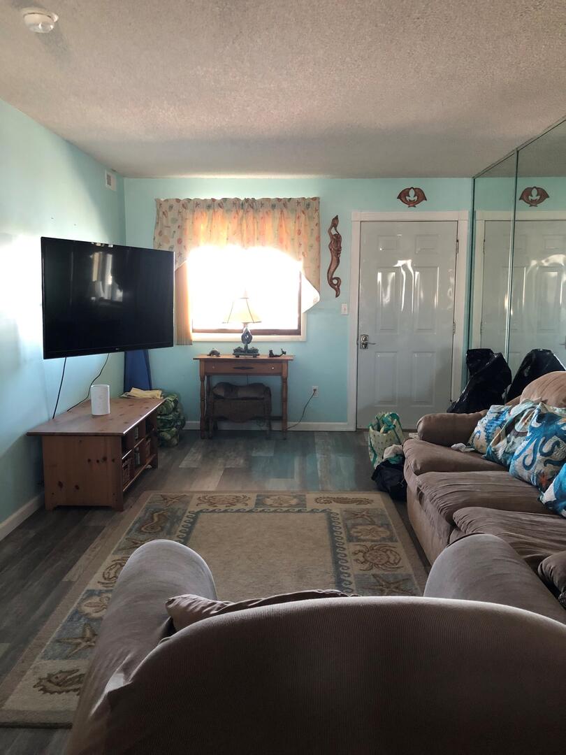 Long & Foster Vacation Rentals-520 W Spruce Avenue - #104-image-1