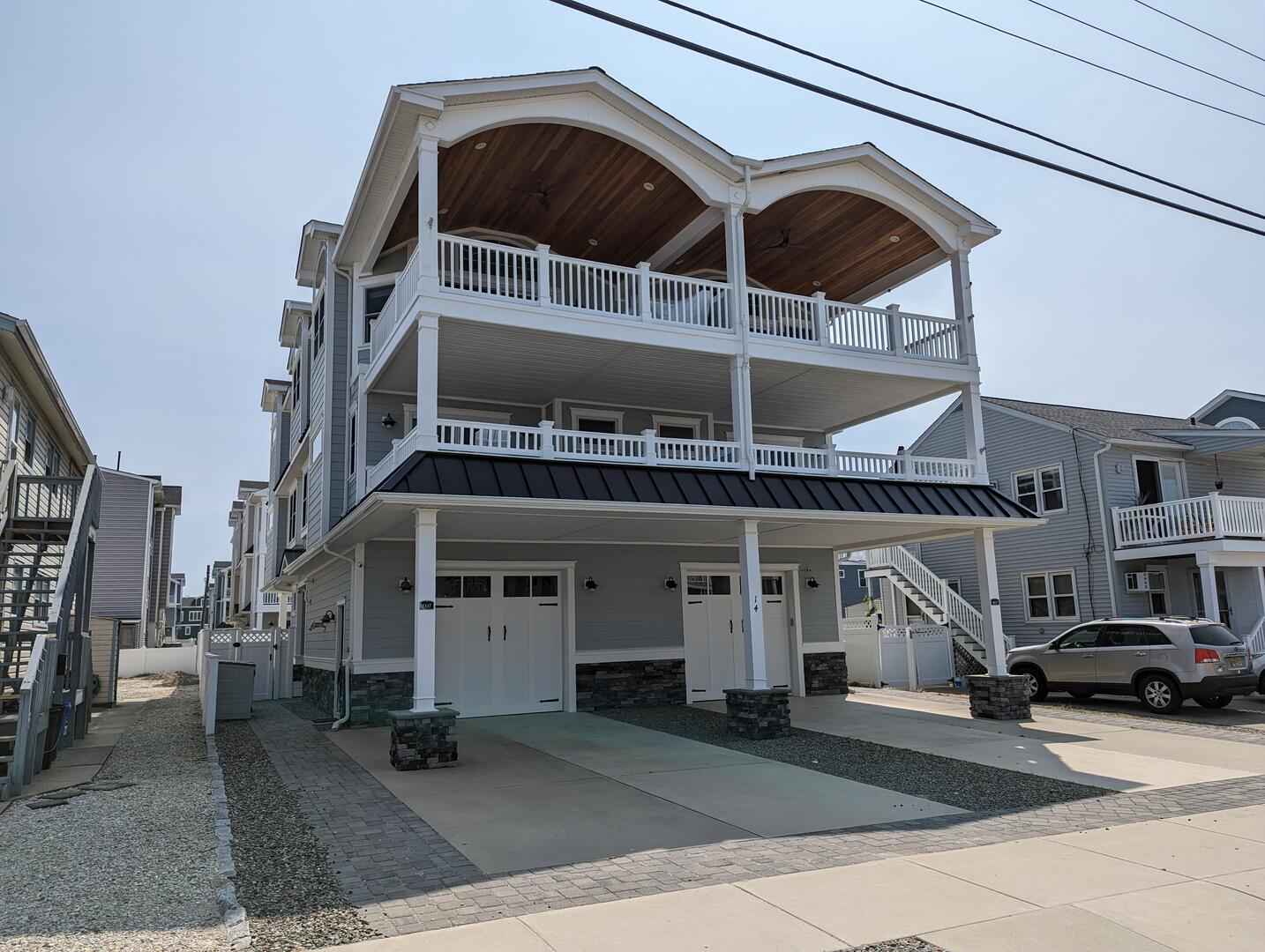 Long & Foster Vacation Rentals-14 79th Street East-image-1