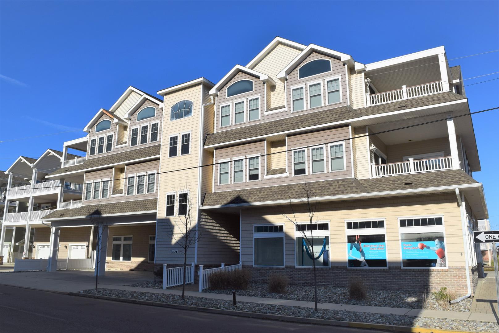 Long & Foster Vacation Rentals-3514 Landis Avenue #202-image-1