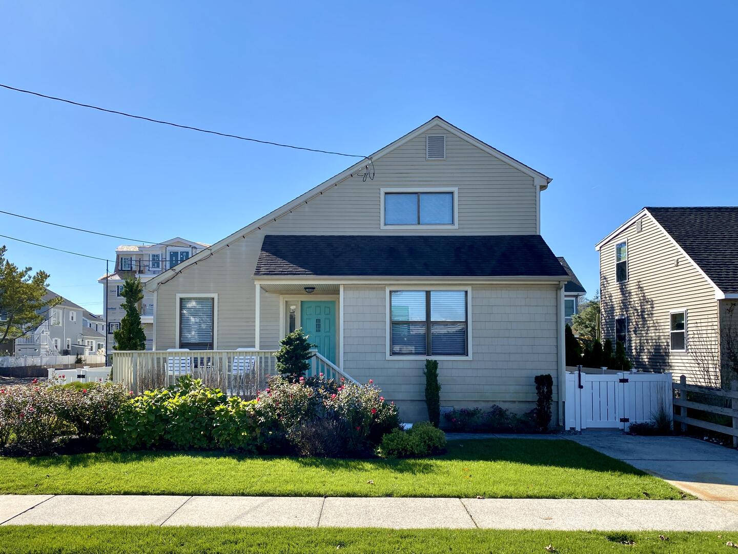 Long & Foster Vacation Rentals-166 15th Street-image-1