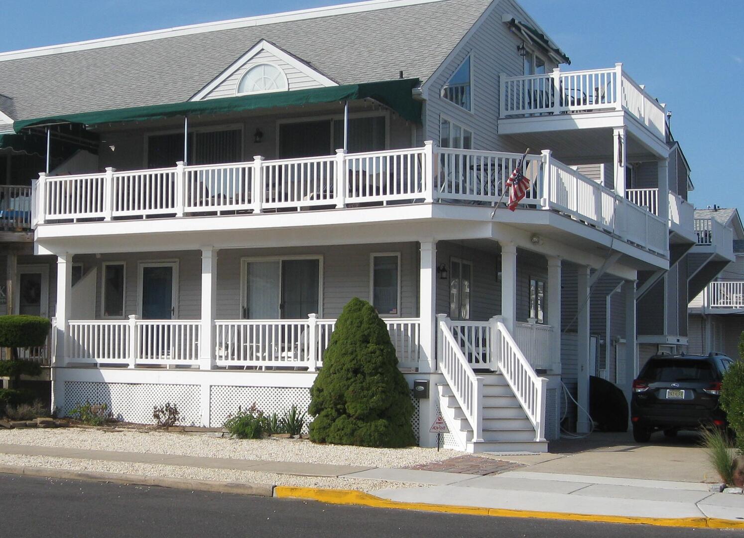 Long & Foster Vacation Rentals-7612 Central Avenue East-image-1