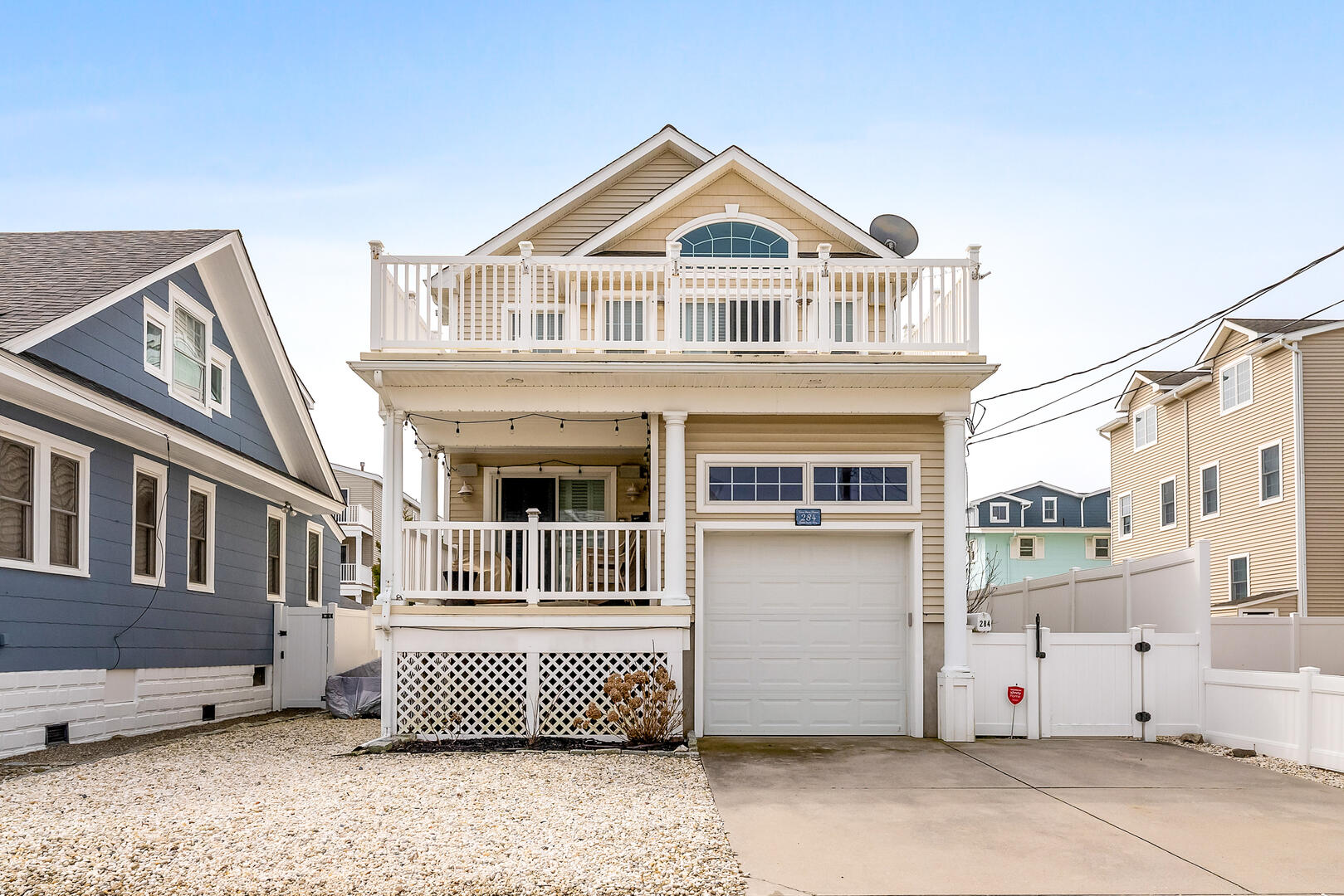 Long & Foster Vacation Rentals-284 23rd Street-image-1