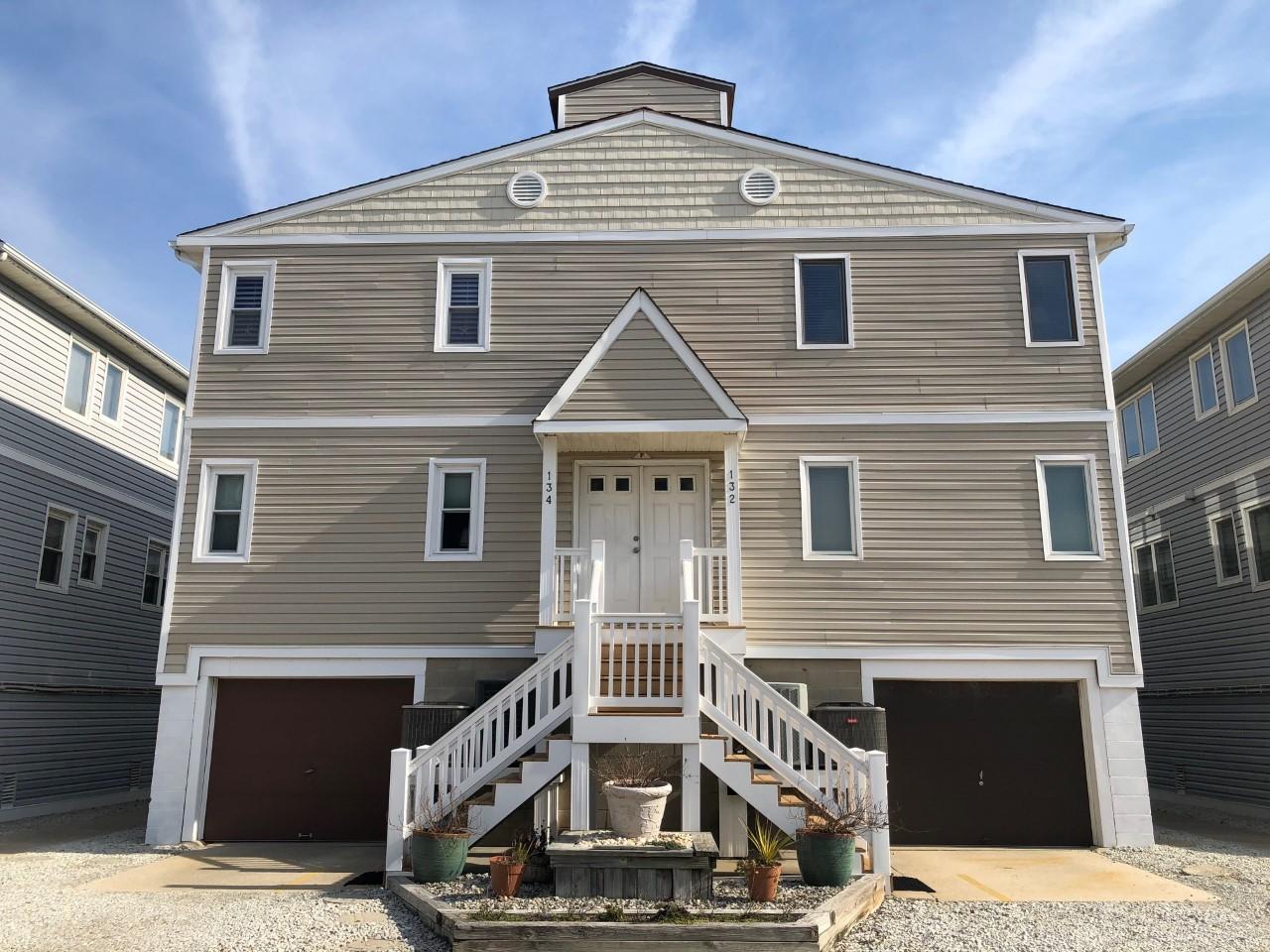 Long & Foster Vacation Rentals-132 W Pine Avenue - Unit B-image-1