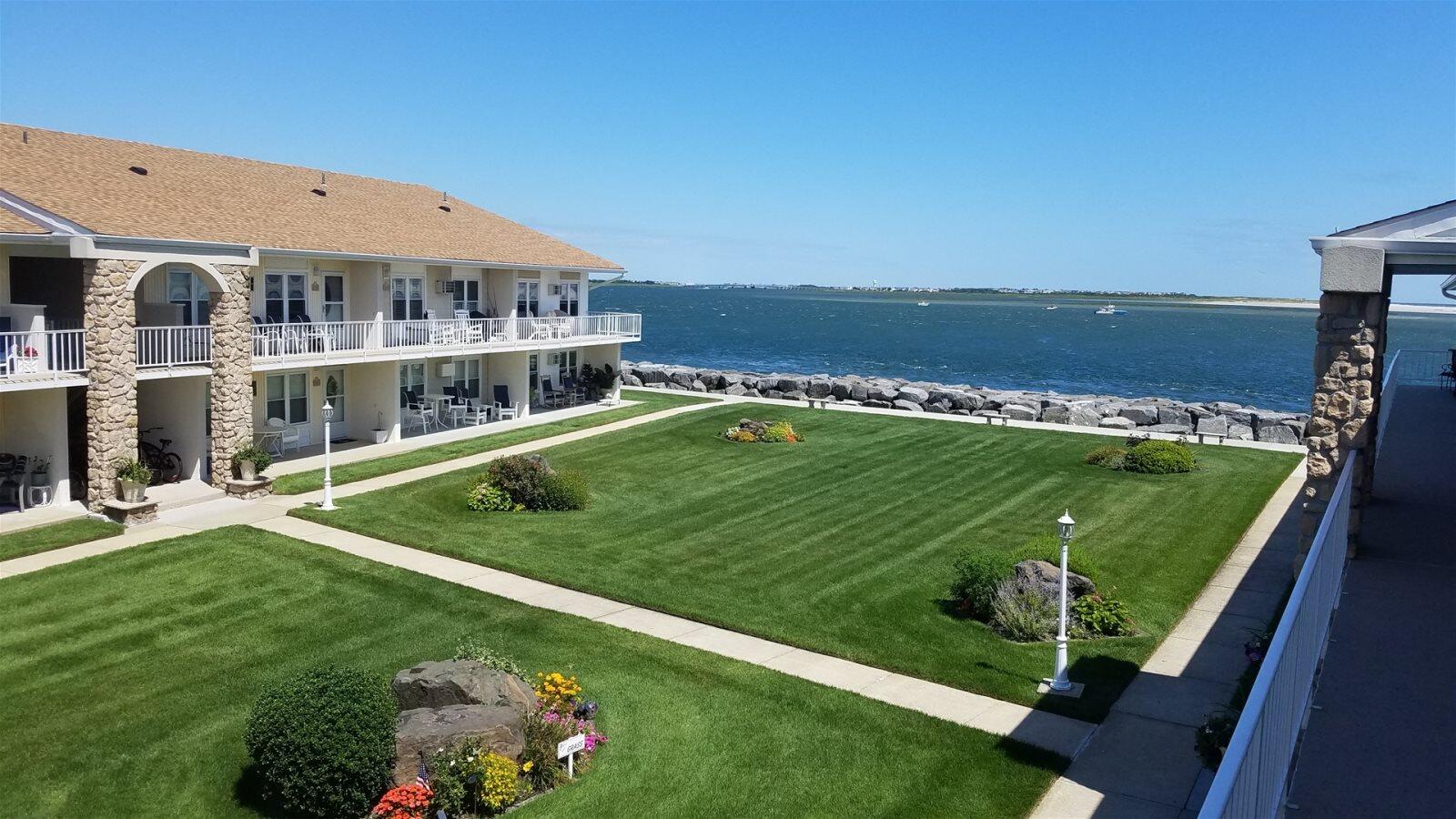 Long & Foster Vacation Rentals-302 E Marina Court #B2-image-1