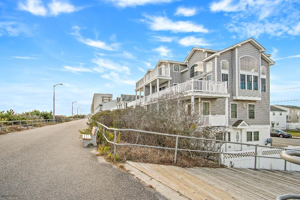 Long & Foster Vacation Rentals-18 33rd Street North-image-1