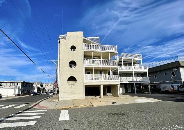 Long & Foster Vacation Rentals-17 42nd Street Unit 1-image-1