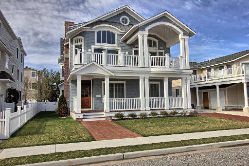 Long & Foster Vacation Rentals-16 E 9th Street-image-1
