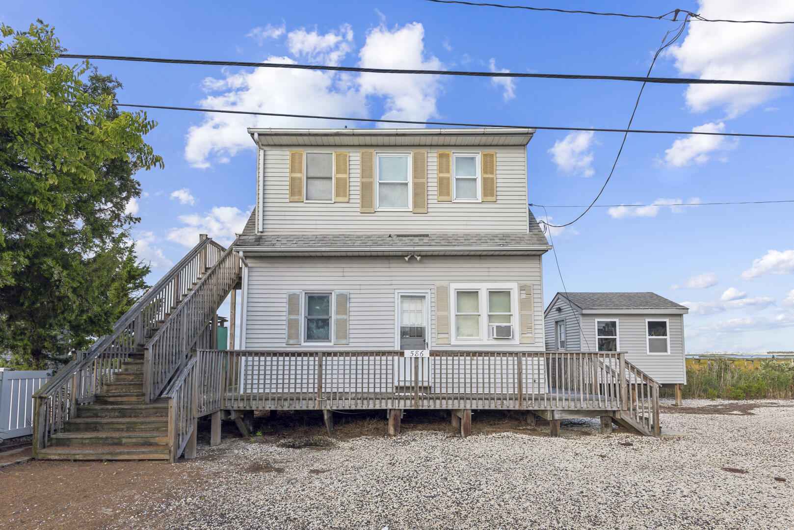 586 Avalon Blvd, 2nd Floor-SM274