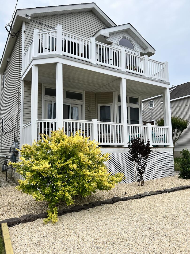 Long & Foster Vacation Rentals-2041 Asbury Ave 1st Floor-image-1