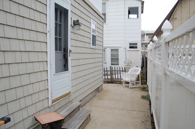 4207 Pleasure Avenue Rear-SIC1095