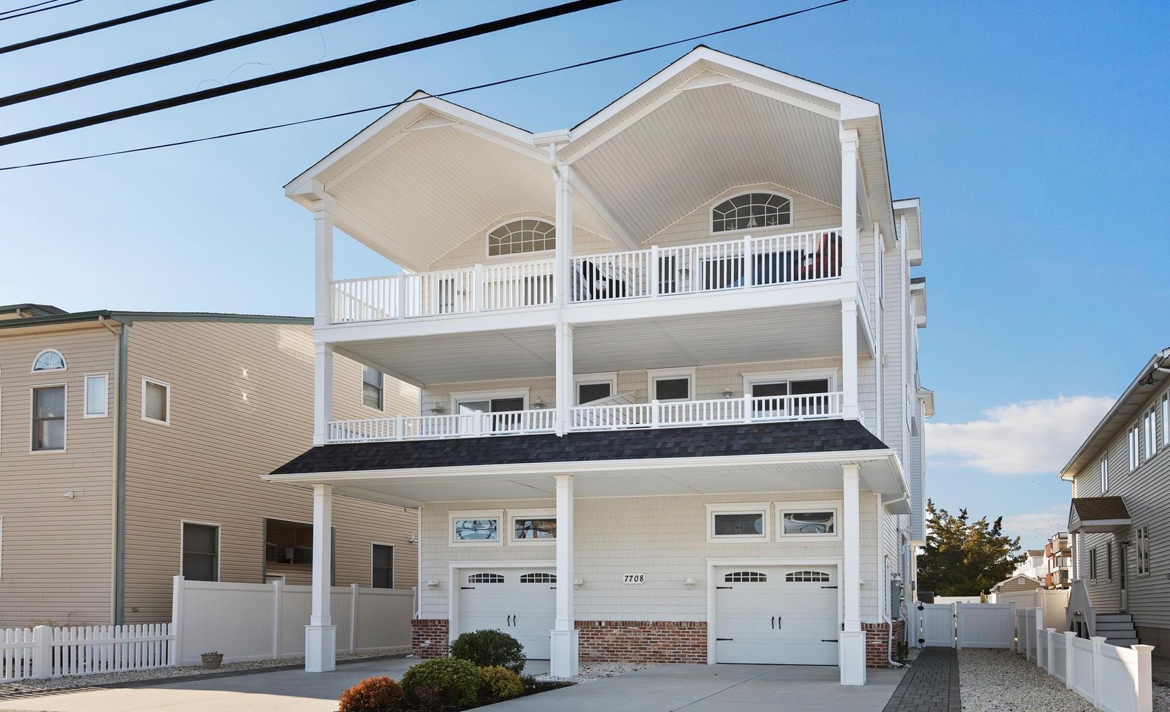 Long & Foster Vacation Rentals-7708 Central Avenue North-image-1