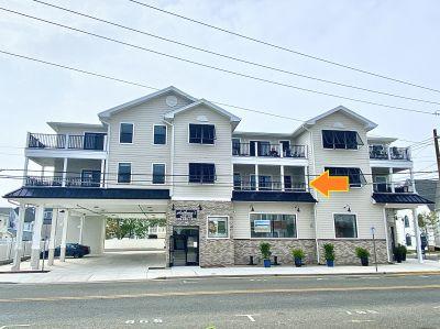 Long & Foster Vacation Rentals-4400 Landis Avenue #202-image-1